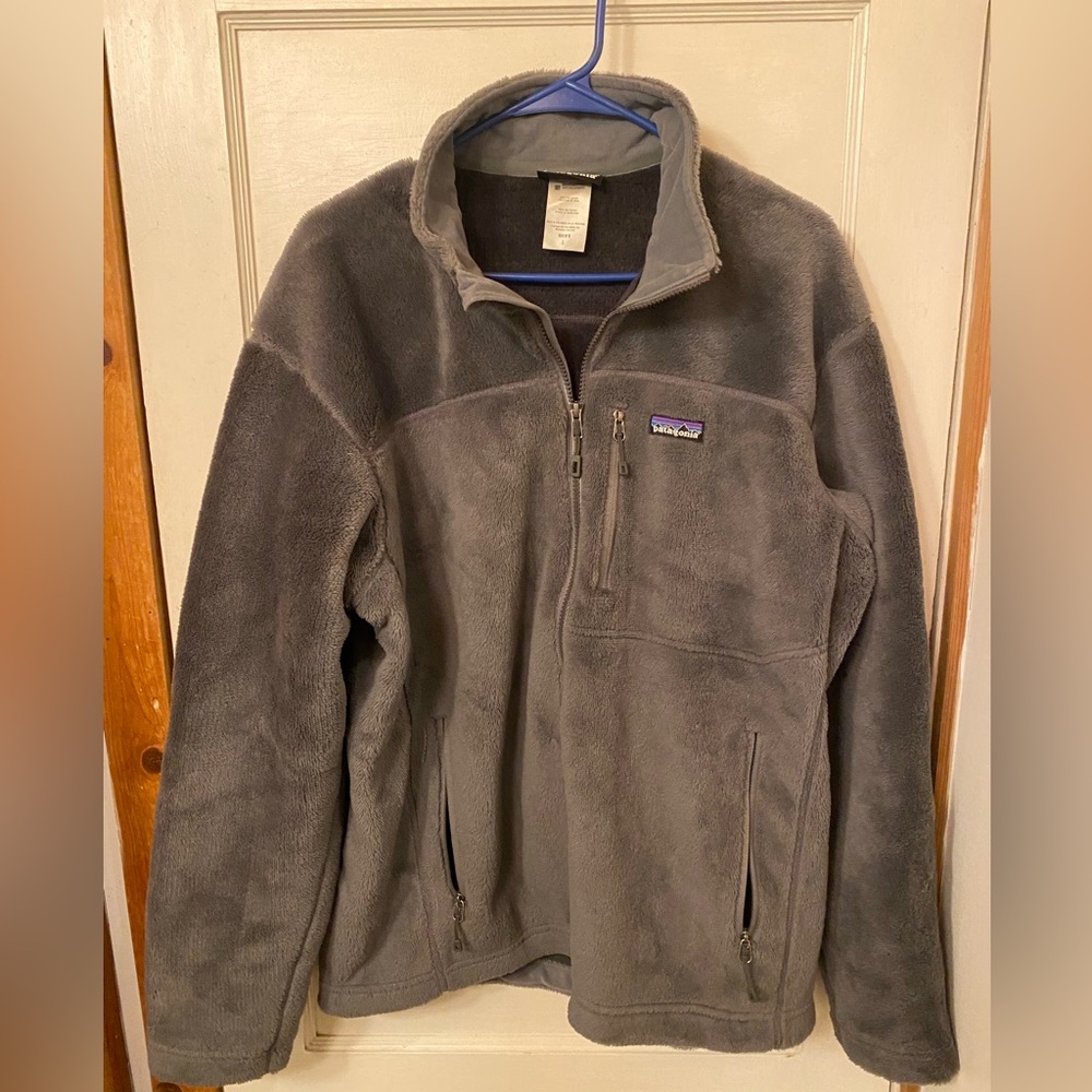 Gray Fuzzy Men’s Zip Up Patagonia Fleece Jacket - Large